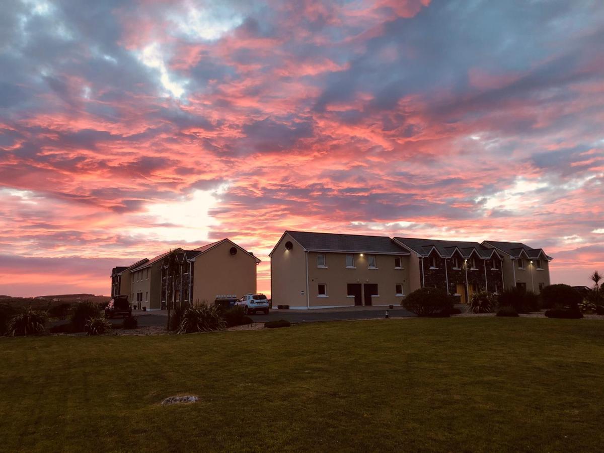 קליפדן Connemara Sands Hotel & Spa מראה חיצוני תמונה